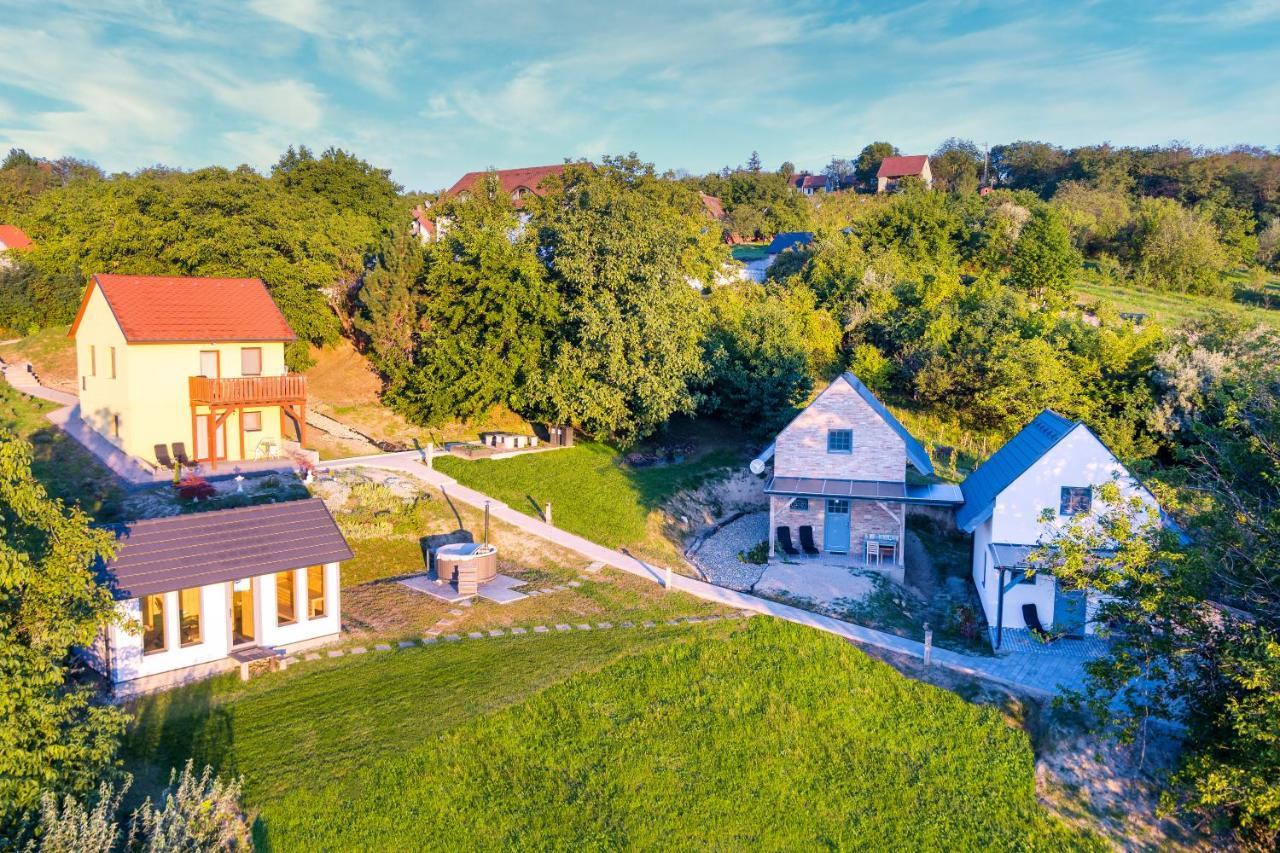 Borárium Vendégházak - Zenit Ház Pazmand Exterior foto